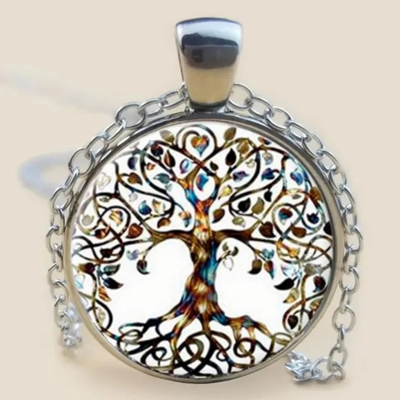 Fashion Jewelry Jewelry - Tree of Life Pendant Necklace in a Silver Tone Artistic